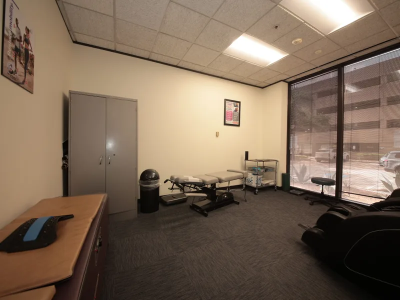 Heights Chiropractic Center — serving Garden Oaks, TX patients (3)