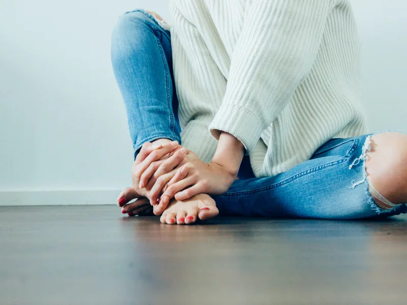 Heights Chiropractic Center treating neuropathy in Houston