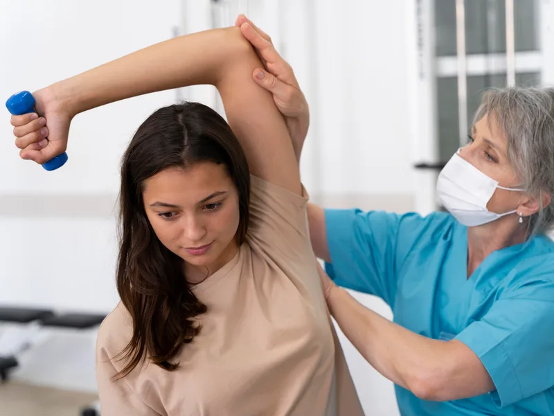 Heights Chiropractic Center treating rotator cuff injury in Houston